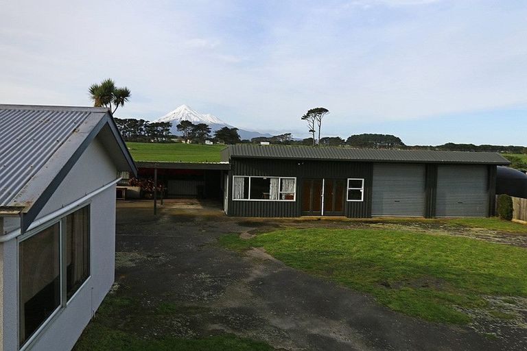 Photo of property in 176 Arawhata Road, Opunake, 4681