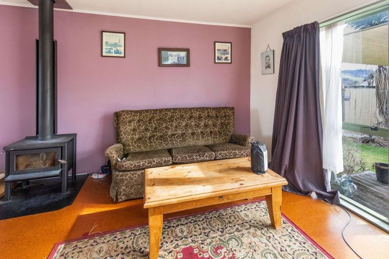 Photo of property in 15 Matthew Place, Kawaha Point, Rotorua, 3010