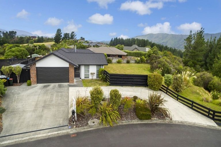 Photo of property in 6 Mount Marua Way, Timberlea, Upper Hutt, 5018