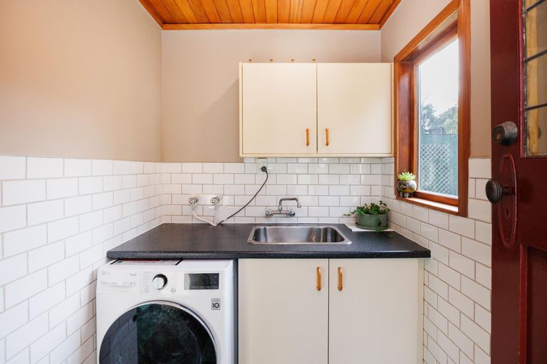 Photo of property in 16 Margaret Street, Roslyn, Palmerston North, 4414