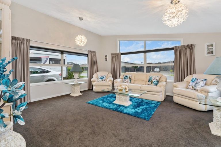 Photo of property in 96 The Drive, Paraparaumu Beach, Paraparaumu, 5032
