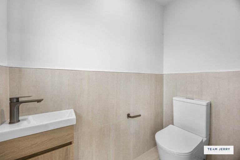 Photo of property in 40a Trentham Road, Papakura, 2110