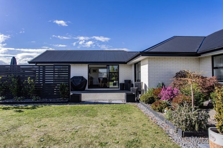 Photo of property in 28 Highgate Drive, Rangiora, 7400