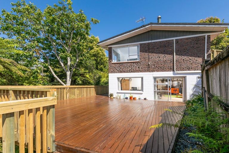 Photo of property in 7 Highlight Parade, Te Atatu South, Auckland, 0610