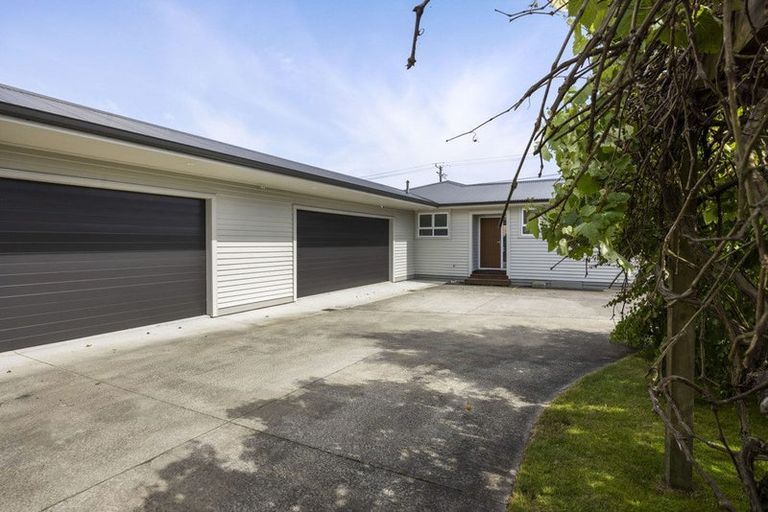 Photo of property in 2 Bideford Street, Brooklands, New Plymouth, 4310