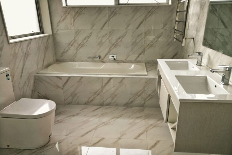 Photo of property in 12 Sunshine Boulevard, Sunnyvale, Auckland, 0612