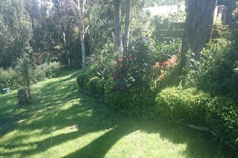 Photo of property in 2/86 Weatherly Road, Torbay, Auckland, 0630