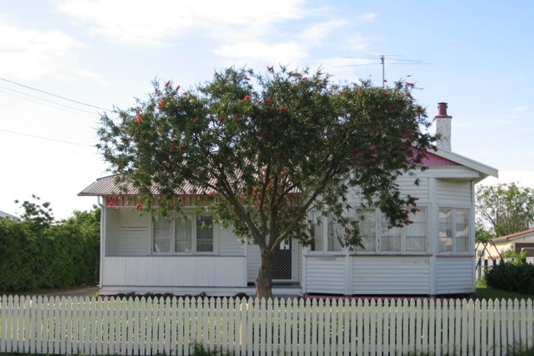 Photo of property in 14 Waverley Street, Elgin, Gisborne, 4010