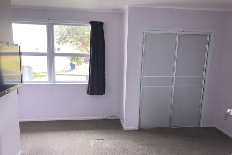 Photo of property in 1/104 Archers Road, Glenfield, Auckland, 0629