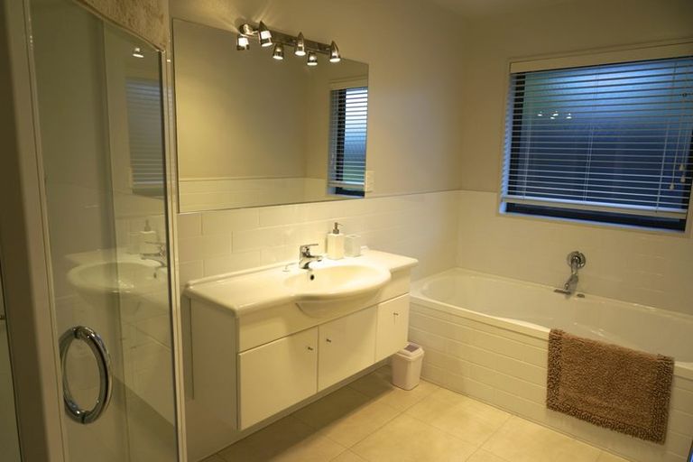 Photo of property in 3 Woodhaven Place, Parklands, Christchurch, 8083