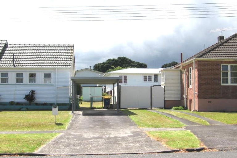 Photo of property in 2 Mayville Avenue, New Lynn, Auckland, 0600