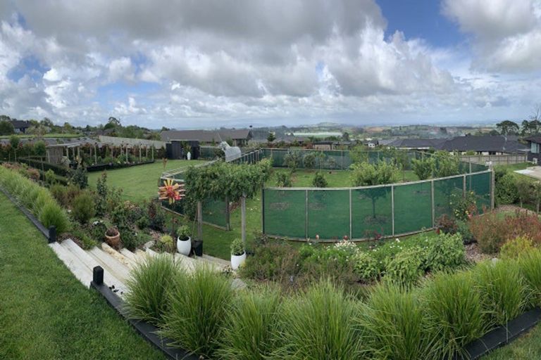 Photo of property in 19 Lawrence Carter Drive, Bombay, 2675