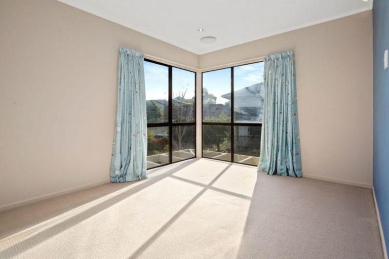 Photo of property in 13 Saunders Close, Whitby, Porirua, 5024