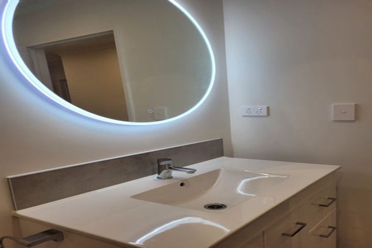 Photo of property in 16 Kutukutu Street, Takanini, 2112