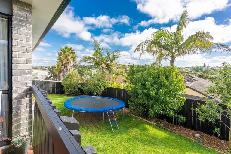 Photo of property in 38 Rivervale Grove, Stanmore Bay, Whangaparaoa, 0932