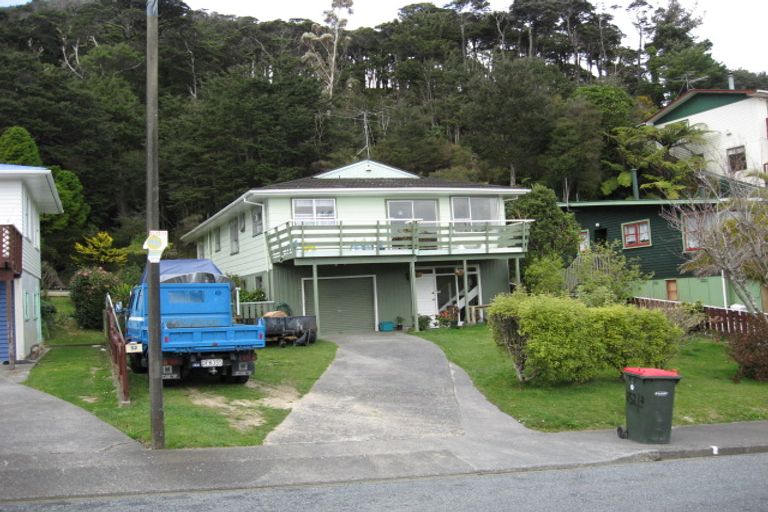 Photo of property in 52 Wright Street, Wainuiomata, Lower Hutt, 5014