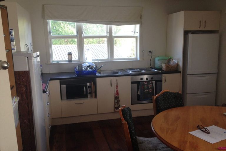 Photo of property in 7 Oates Road, Glen Eden, Auckland, 0602