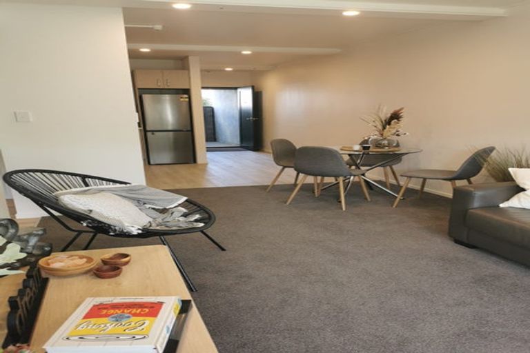 Photo of property in 206/9 East Street, Papakura, 2110