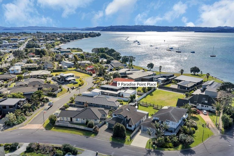 Photo of property in 9 Paradise Point Place, One Tree Point, 0118