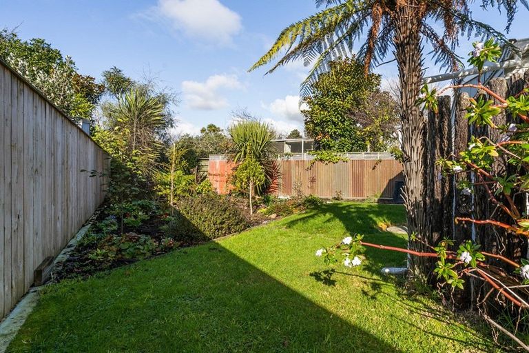 Photo of property in 2 Ono Street, Waikanae Beach, Waikanae, 5036