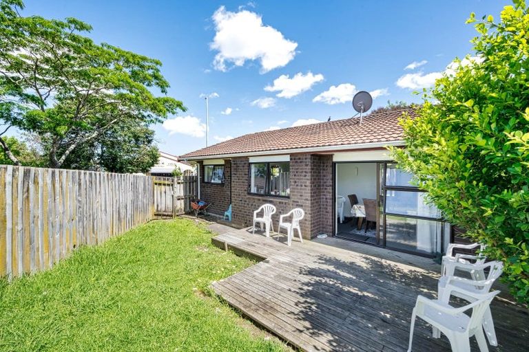 Photo of property in 52 Aviemore Drive, Highland Park, Auckland, 2010