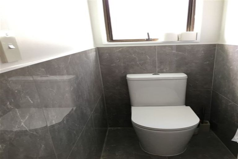 Photo of property in 33 Danube Lane, Glen Eden, Auckland, 0602