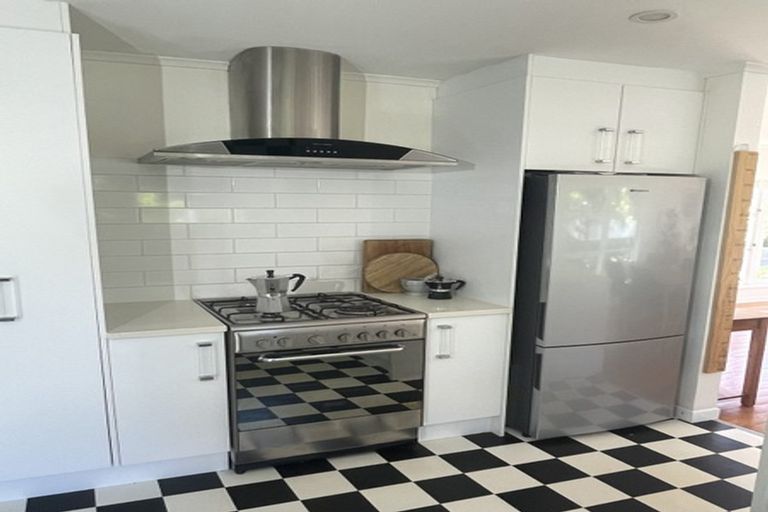 Photo of property in 2/10 Riverlea Avenue, Pakuranga, Auckland, 2010