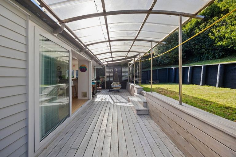 Photo of property in 6 Kerry Dell, Cockle Bay, Auckland, 2014