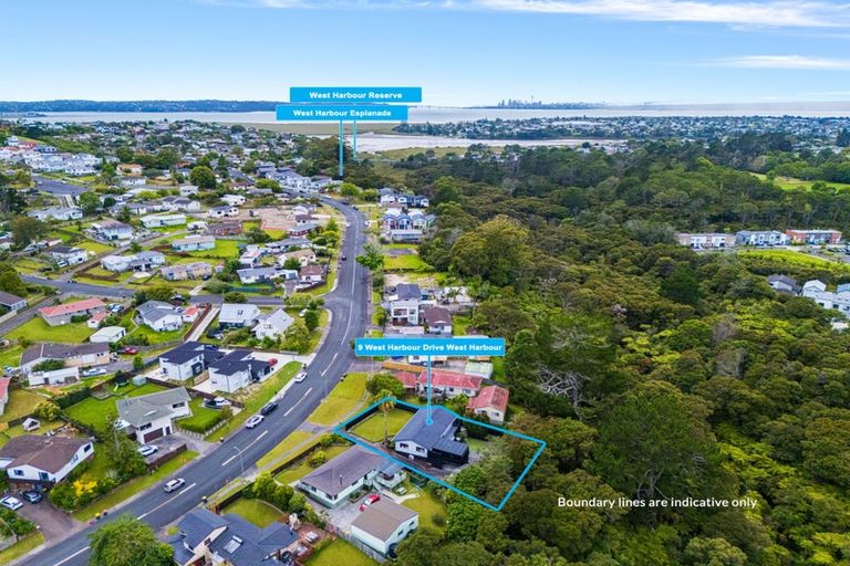 Photo of property in 9 West Harbour Drive, West Harbour, Auckland, 0618