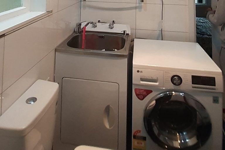 Photo of property in 216 Oriental Parade, Oriental Bay, Wellington, 6011