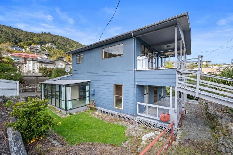 Photo of property in 62 Waikawa Road, Picton, 7220