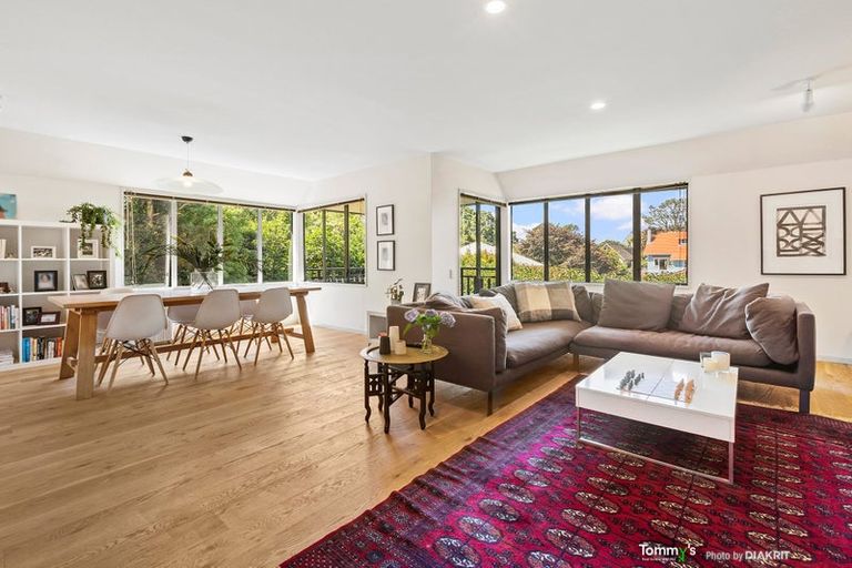 Photo of property in 15a Lower Watt Street, Wadestown, Wellington, 6012