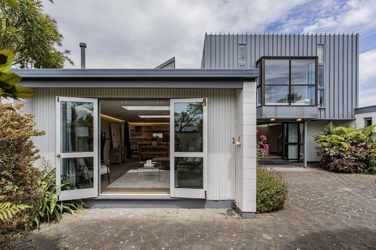 Photo of property in 19 Kent Lodge Avenue, Avonhead, Christchurch, 8042