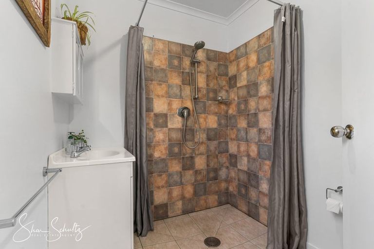 Photo of property in 105 Gorge Road, Maungaturoto, 0520