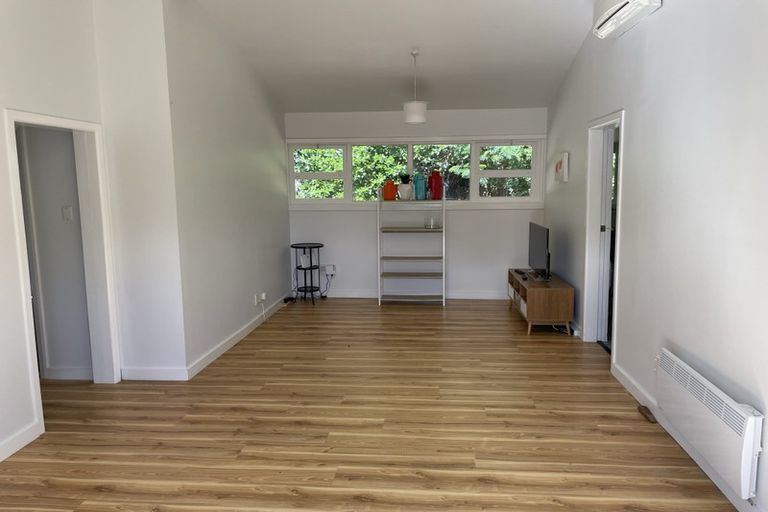 Photo of property in 143 Seatoun Heights Road, Miramar, Wellington, 6022