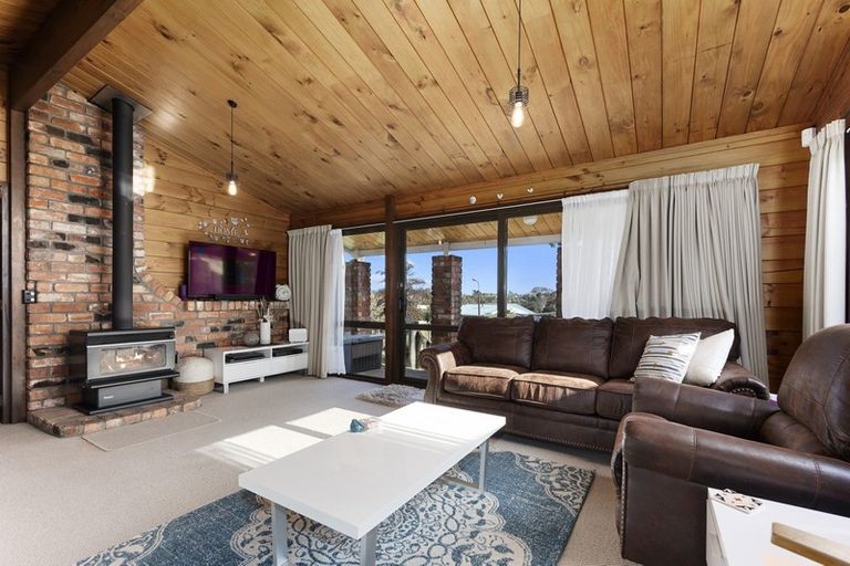 Photo of property in 108 Norana Road, Timberlea, Upper Hutt, 5018