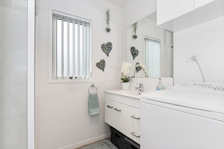 Photo of property in 11 Kamahi Crescent, Papamoa Beach, Papamoa, 3118