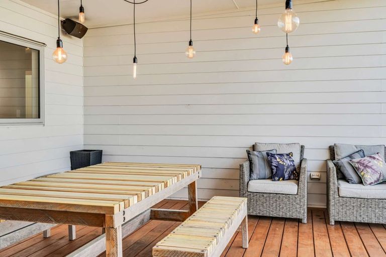 Photo of property in 18 Mariner Cove Road, Tinopai, Matakohe, 0593