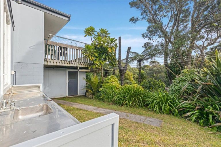 Photo of property in 12 Takarei Terrace, Mokau, 4376