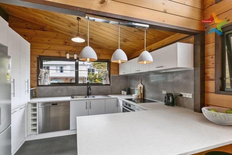 Photo of property in 87 Allington Road, Karori, Wellington, 6012