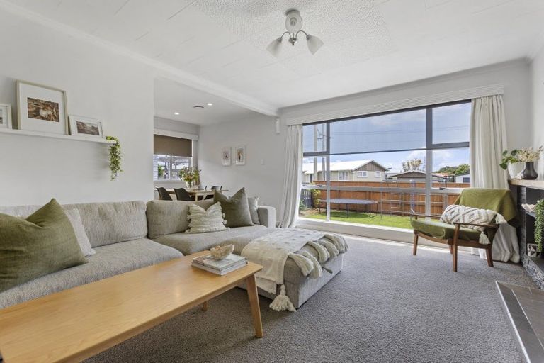 Photo of property in 14 Rosendale Avenue, Spotswood, New Plymouth, 4310