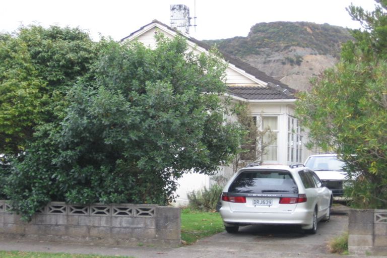 Photo of property in 103 Molesworth Street, Taita, Lower Hutt, 5011