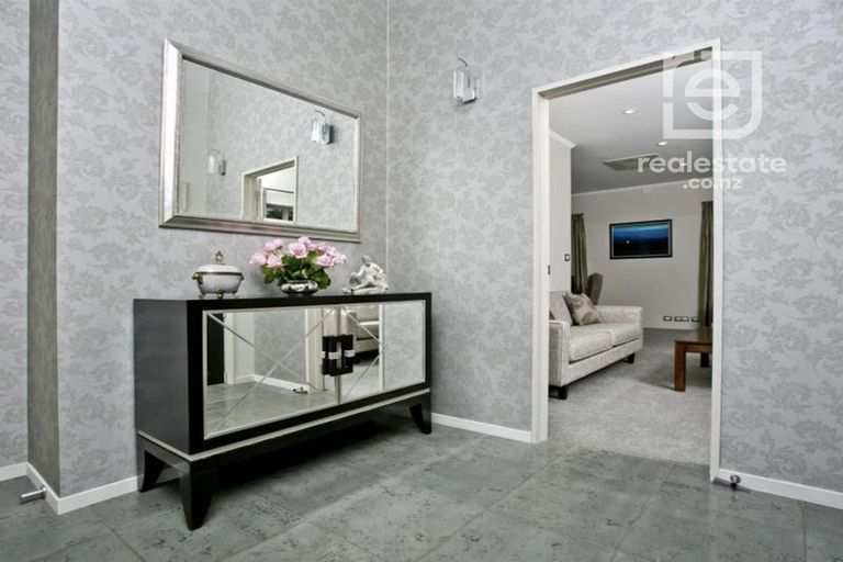 Photo of property in 11a Maleme Avenue, Belmont, Auckland, 0622