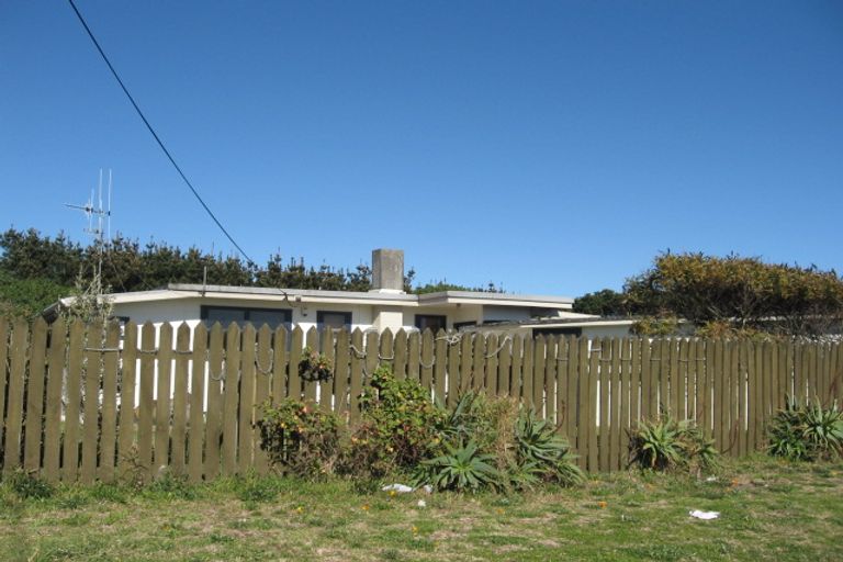 Photo of property in 36 Himatangi Street, Himatangi Beach, Foxton, 4891