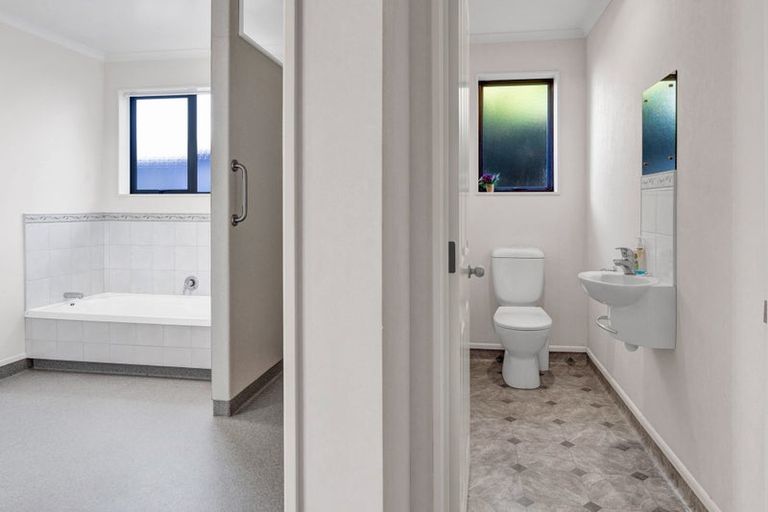 Photo of property in 14 Hamlet Street, Stratford, 4332