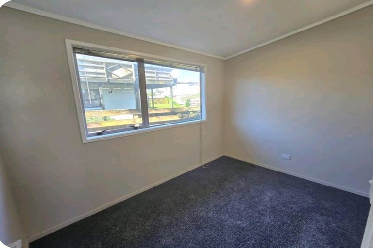 Photo of property in 5 Clayburn Road, Glen Eden, Auckland, 0602