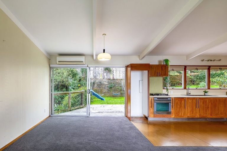 Photo of property in 57 Arapito Road, Titirangi, Auckland, 0604