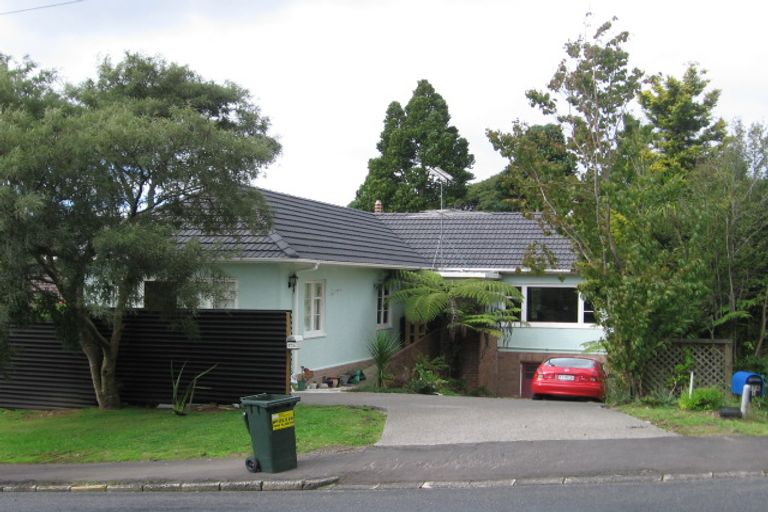 Photo of property in 176 Atkinson Road, Titirangi, Auckland, 0604