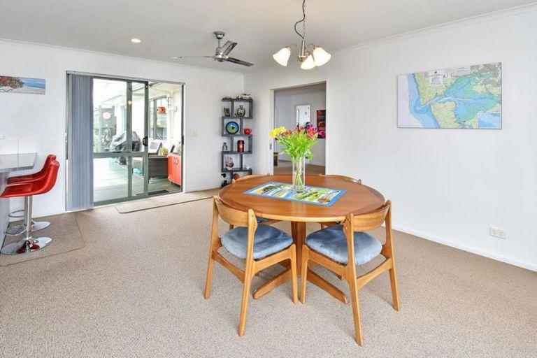 Photo of property in 7 Crispe Road, Clarks Beach, 2122