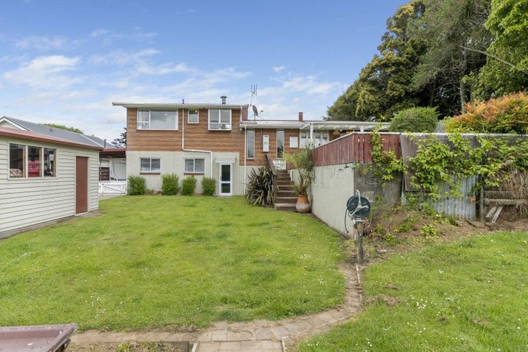 Photo of property in 24 Mills Street, Eltham, 4322